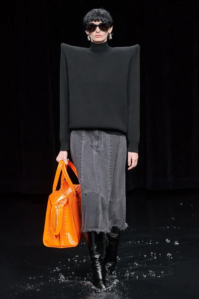 Look 77